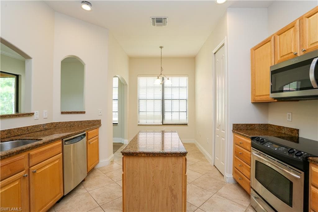 1256 Carpazi Ct 504, Naples, FL 34105-10