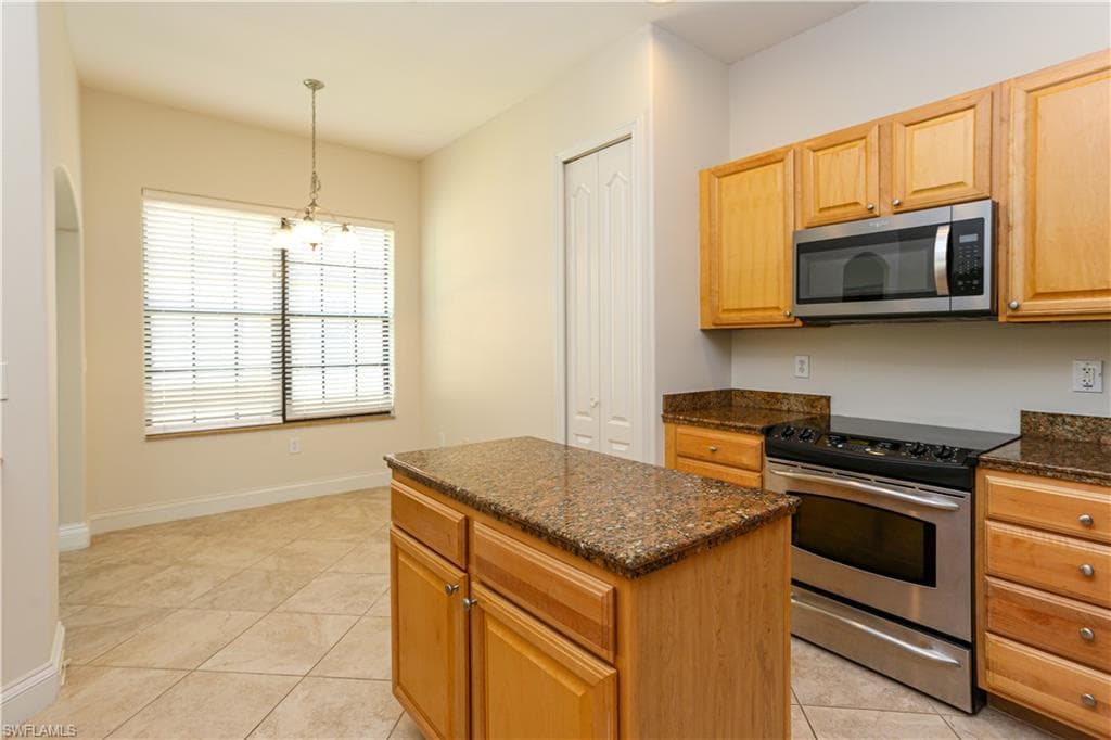 1256 Carpazi Ct 504, Naples, FL 34105-12