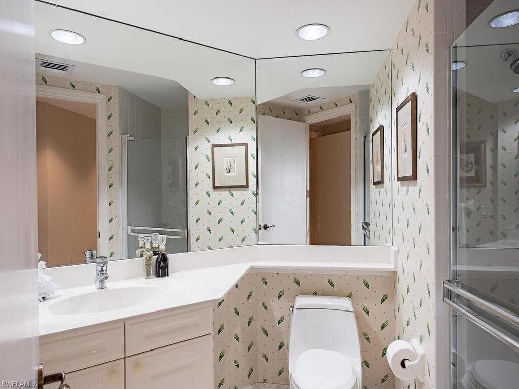 8990 Bay Colony Dr 302, Naples, FL 34108-10