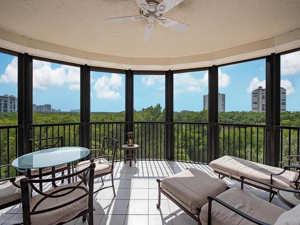 8990 Bay Colony Dr 302, Naples, FL 34108-11