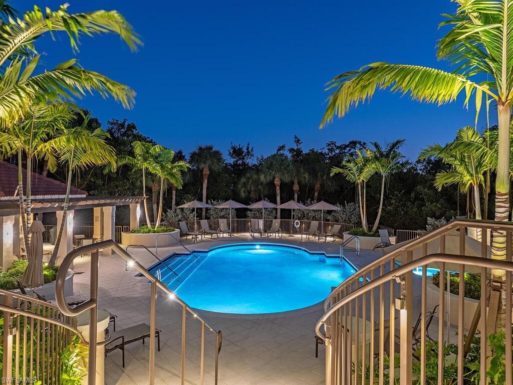 8990 Bay Colony Dr 302, Naples, FL 34108-16