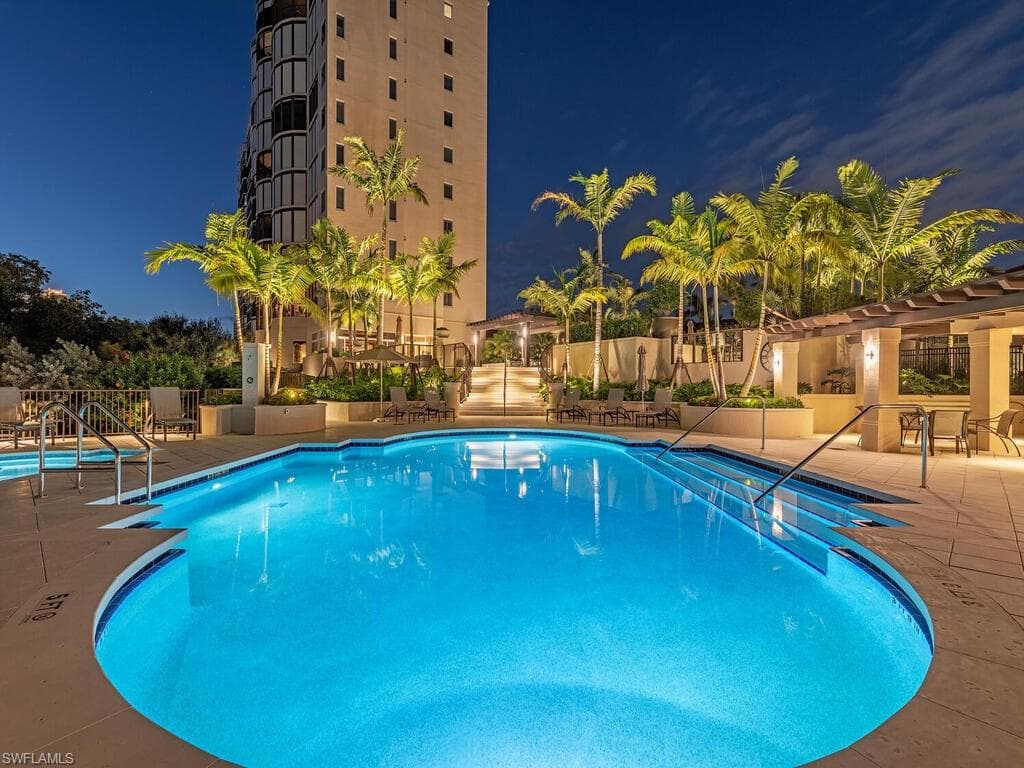 8990 Bay Colony Dr 302, Naples, FL 34108-17