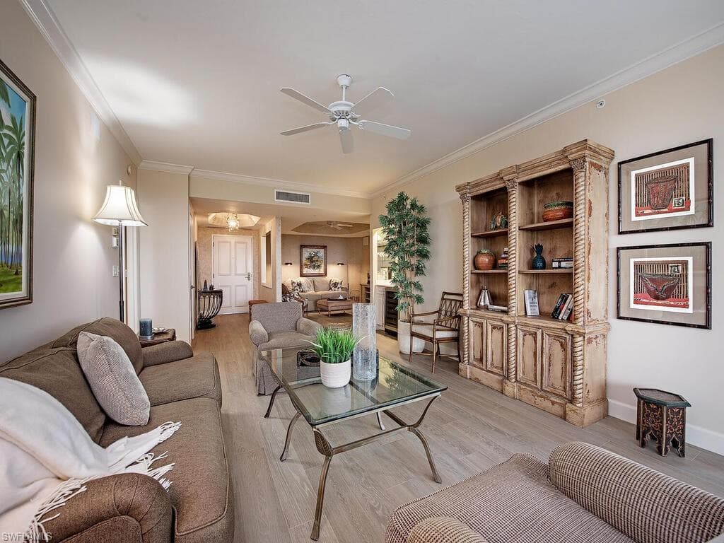 8990 Bay Colony Dr 302, Naples, FL 34108-3