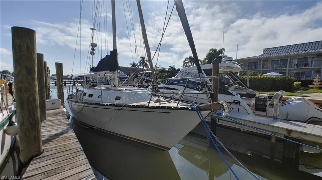 900 Broad Ave S, Naples, FL 34102-2