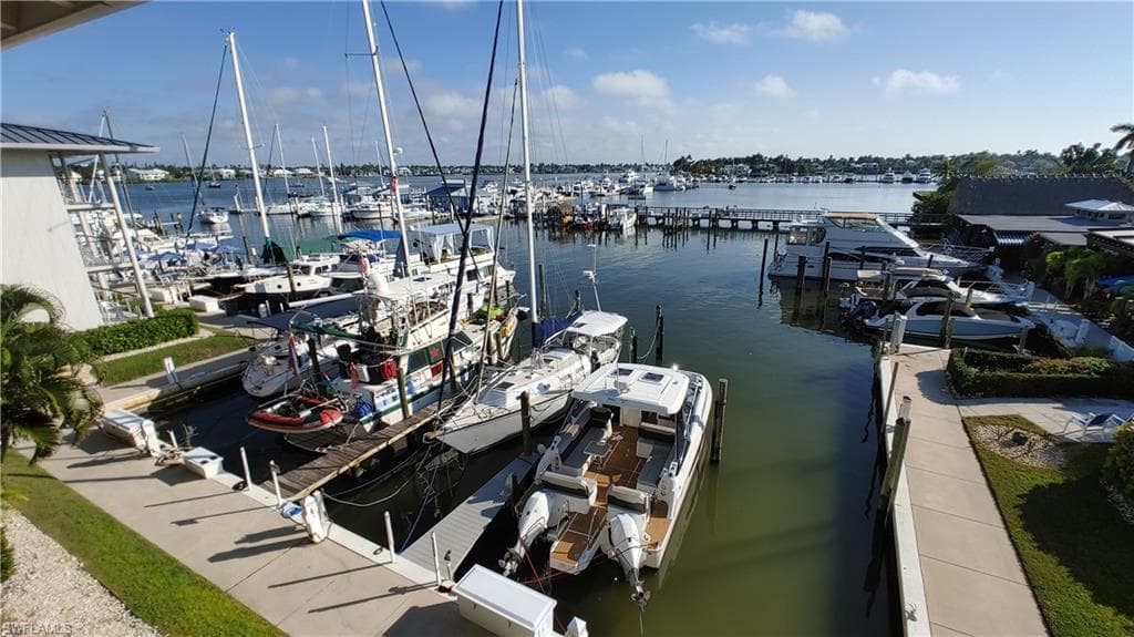 900 Broad Ave S, Naples, FL 34102-4