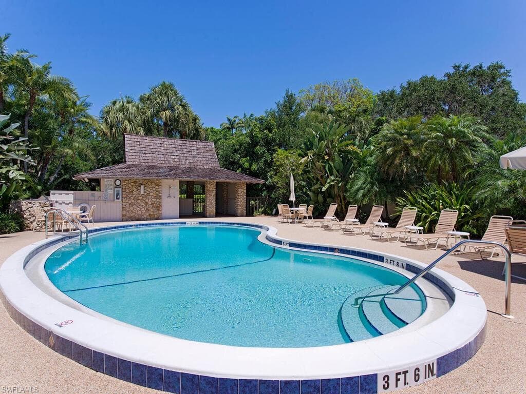 106 Wilderness Dr I-236, Naples, FL 34105-13