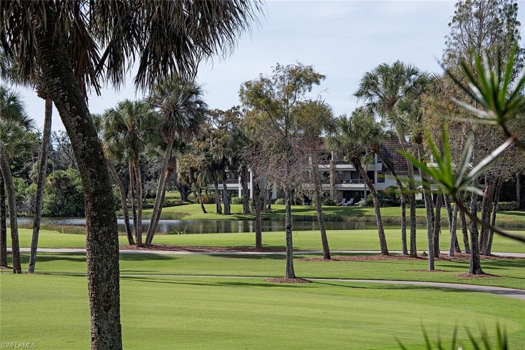 106 Wilderness Dr I-236, Naples, FL 34105-2