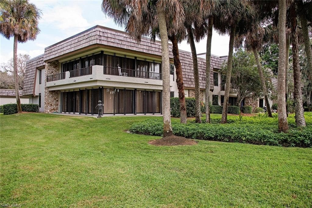 106 Wilderness Dr I-236, Naples, FL 34105-4