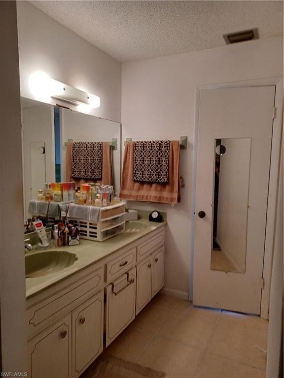 219 Palm Dr 219-2, Naples, FL 34112-13