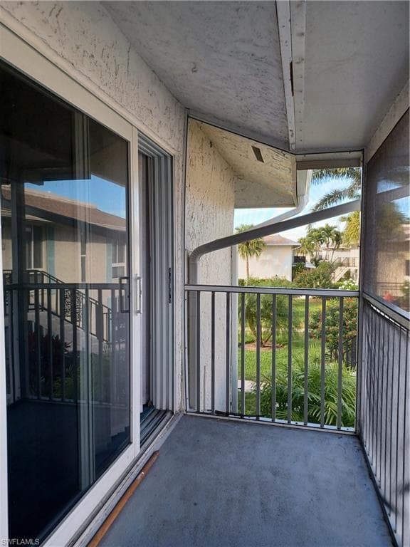 219 Palm Dr 219-2, Naples, FL 34112-25