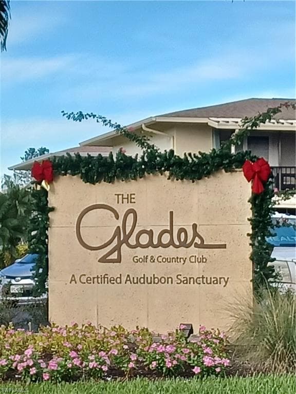 219 Palm Dr 219-2, Naples, FL 34112-2