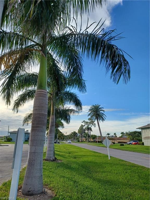 219 Palm Dr 219-2, Naples, FL 34112-38