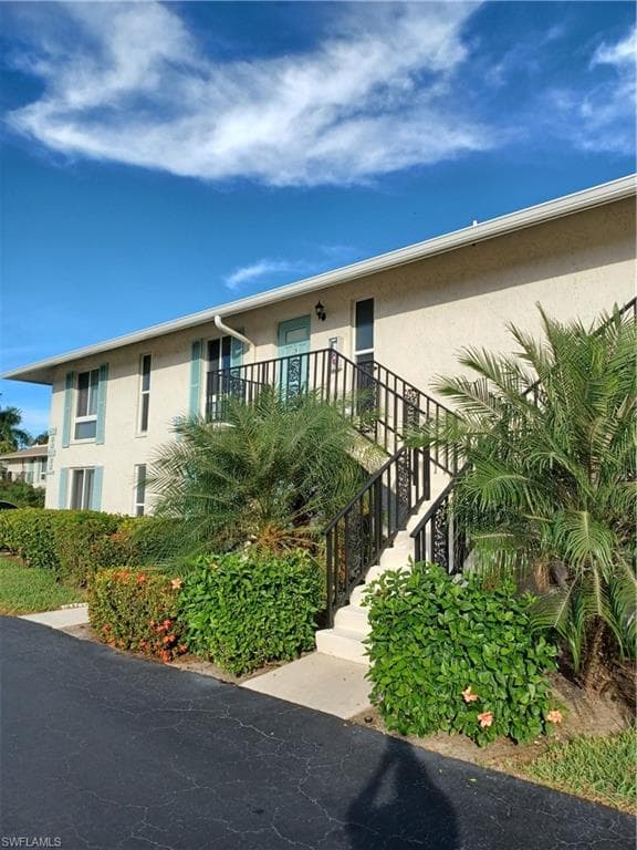 219 Palm Dr 219-2, Naples, FL 34112-3