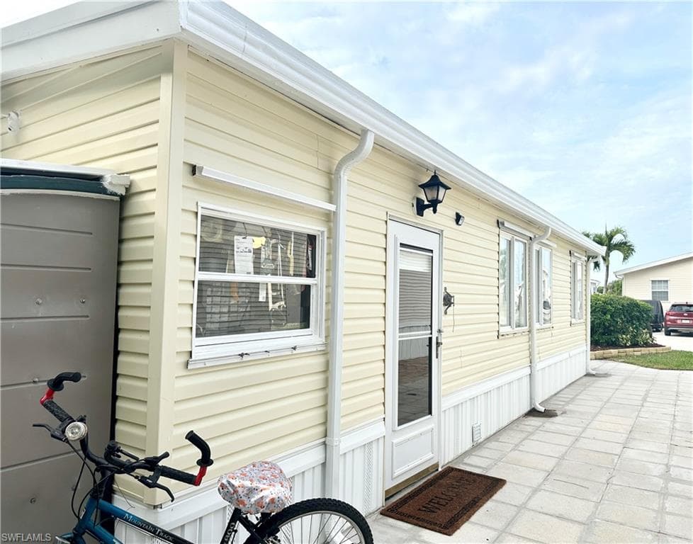 39 Bass Ln 39, Naples, FL 34114-9