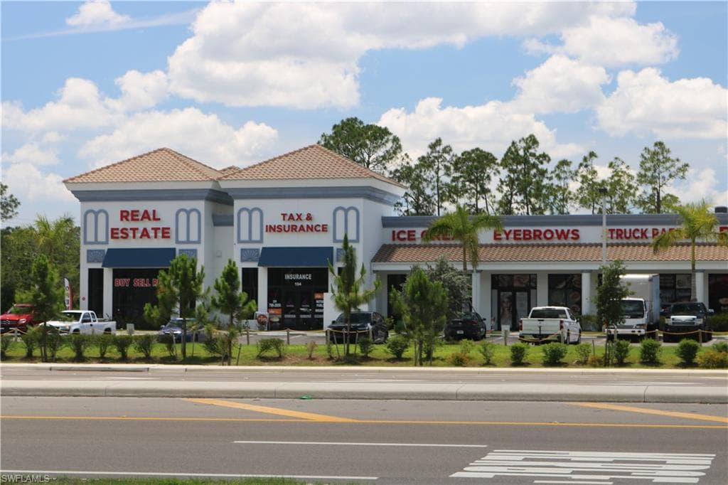 4665 4th Ave NE, Naples, FL 34120-5