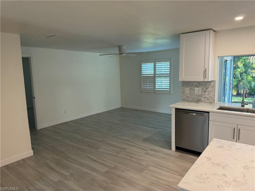 2393 Outrigger Ln, Naples, FL 34104-10