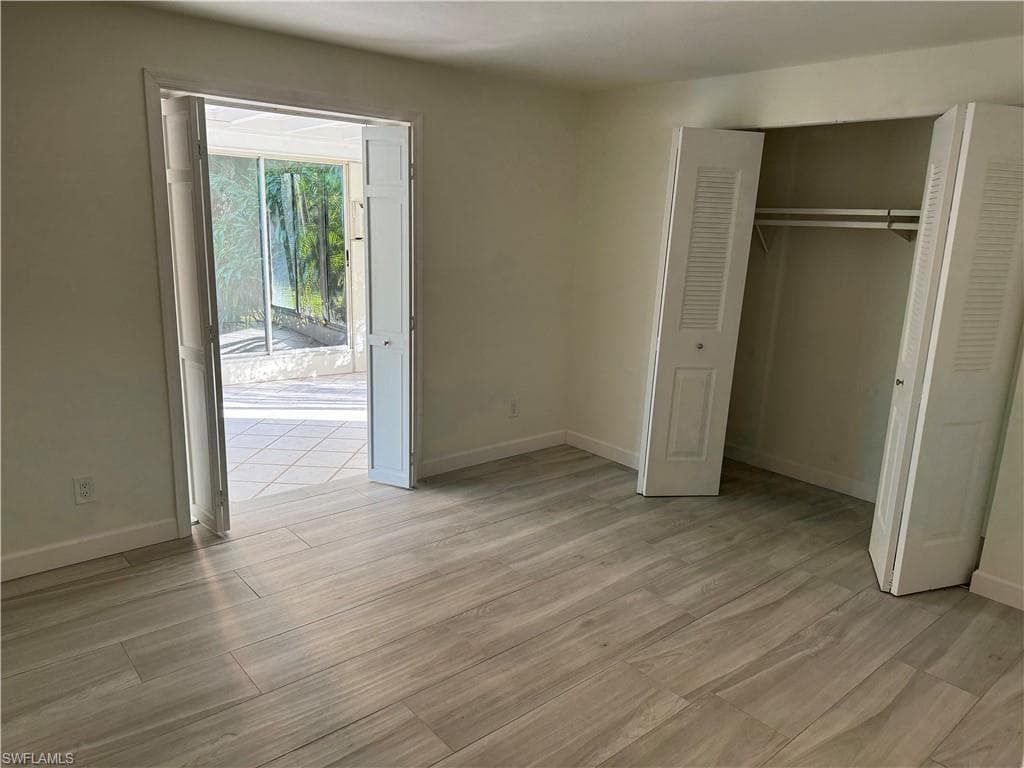 2393 Outrigger Ln, Naples, FL 34104-14