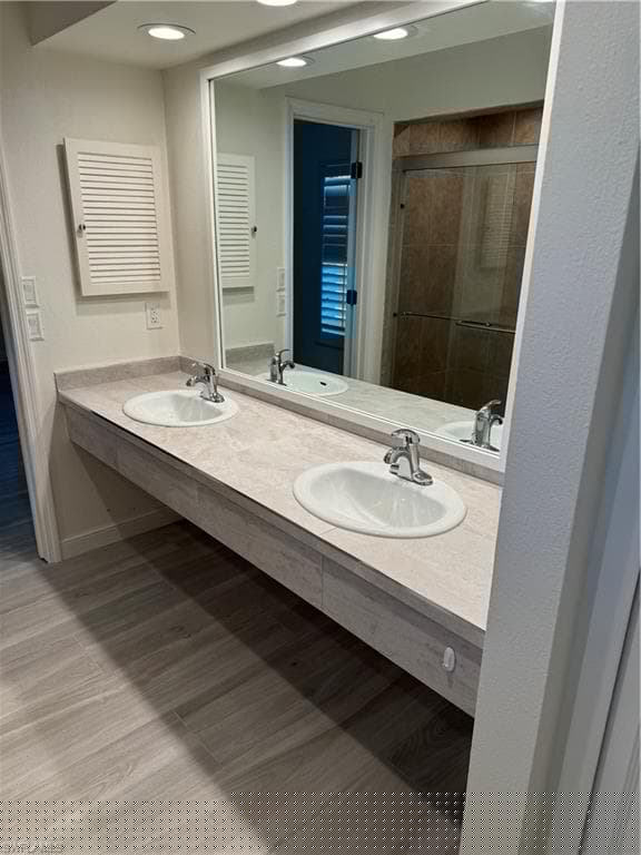2393 Outrigger Ln, Naples, FL 34104-6