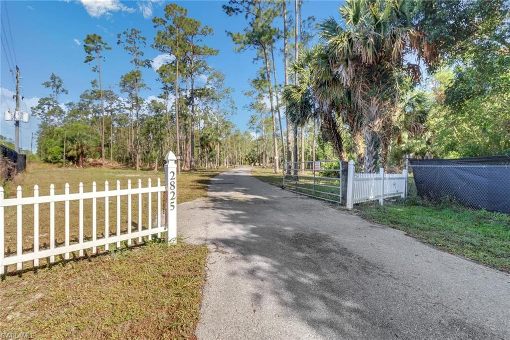 2825 Jenkins Way, Naples, FL 34117-4