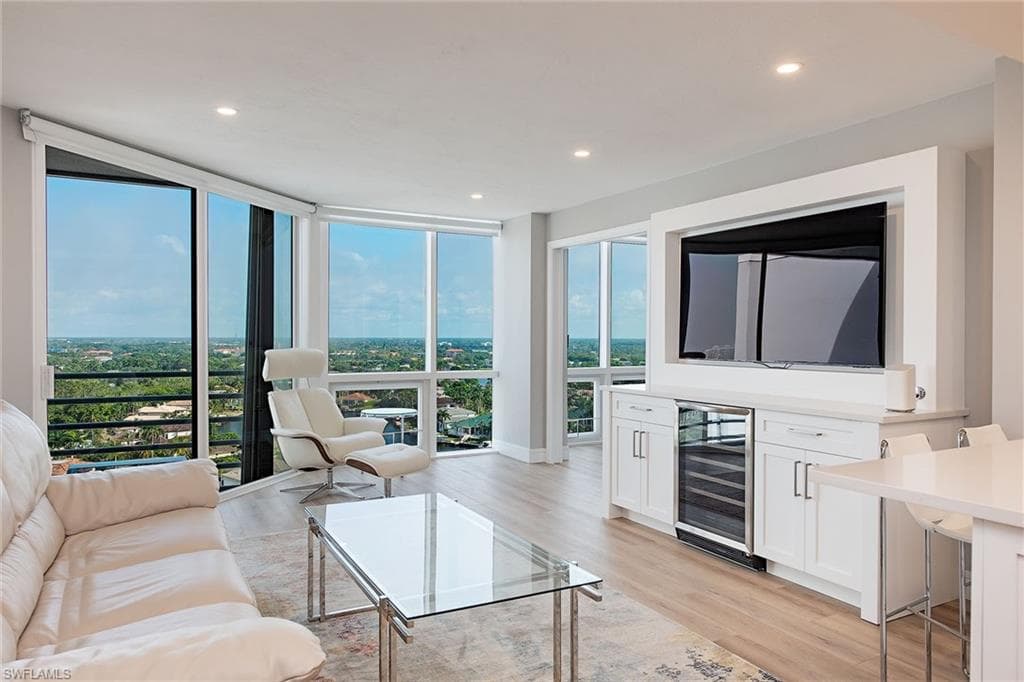 4751 Gulf Shore Blvd N Ph-2, Naples, FL 34103-1