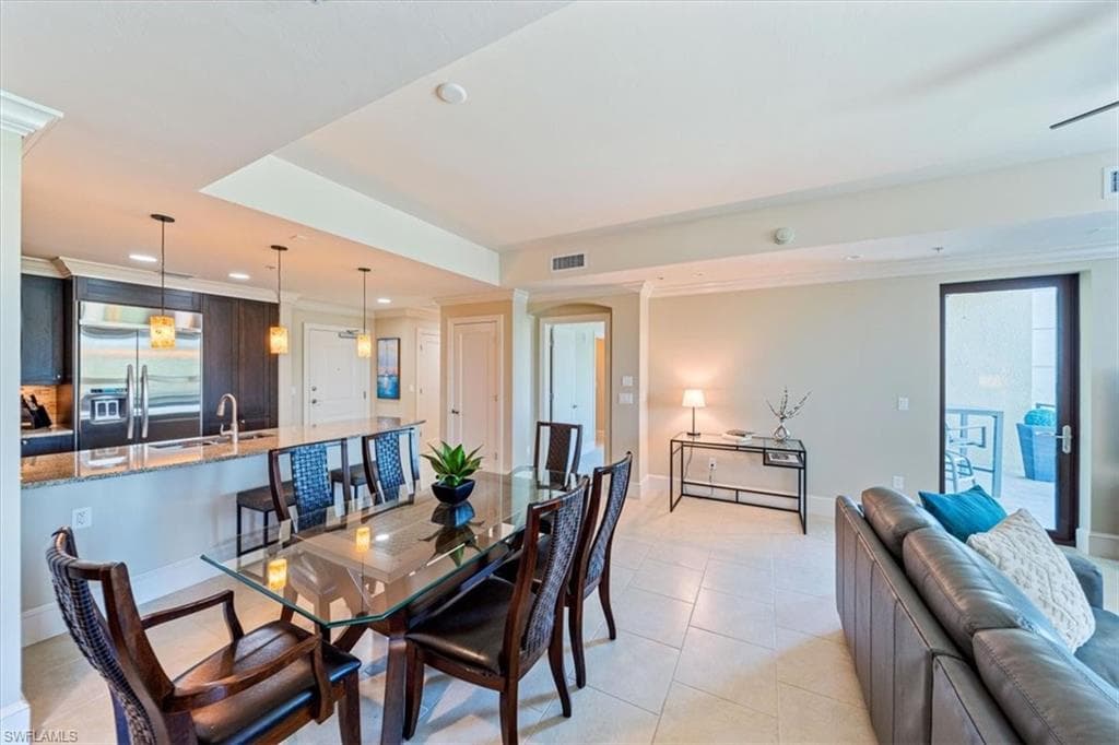 9115 Strada Pl 5205, Naples, FL 34108-5