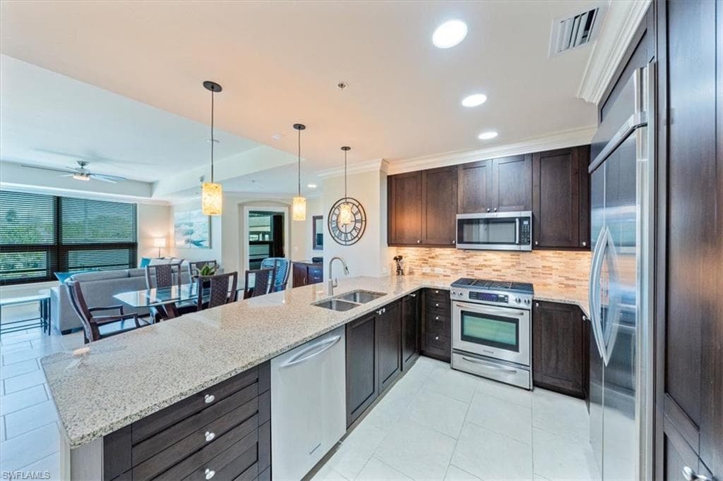 9115 Strada Pl 5205, Naples, FL 34108-6