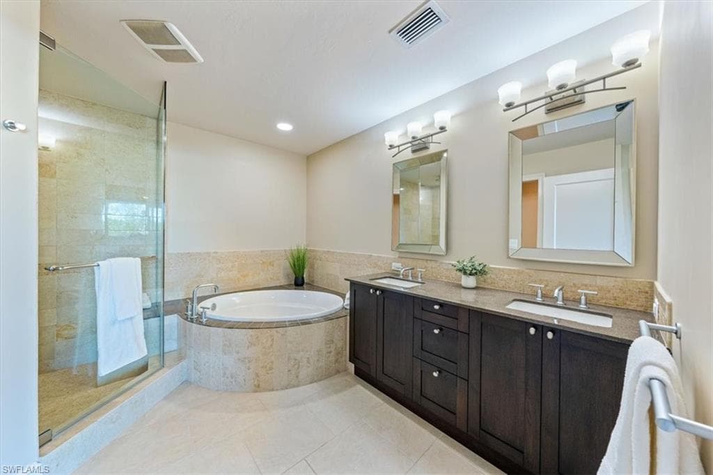9115 Strada Pl 5205, Naples, FL 34108-8