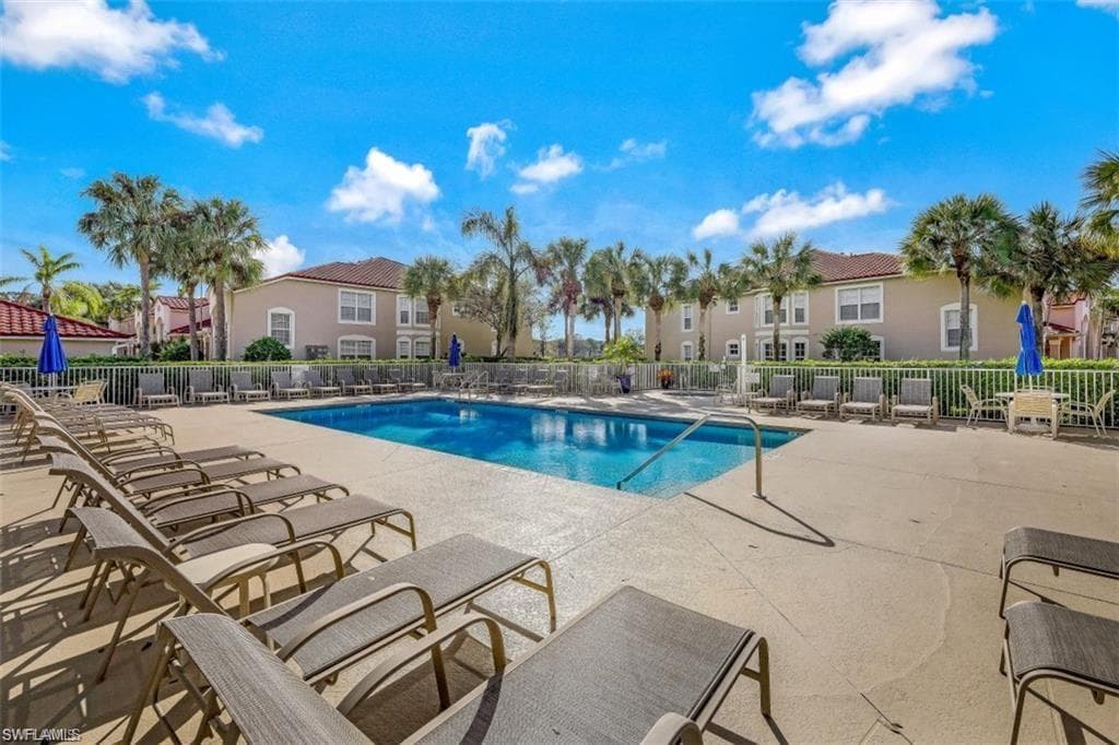 2865 Cypress Trace Cir 7-101, Naples, FL 34119-38
