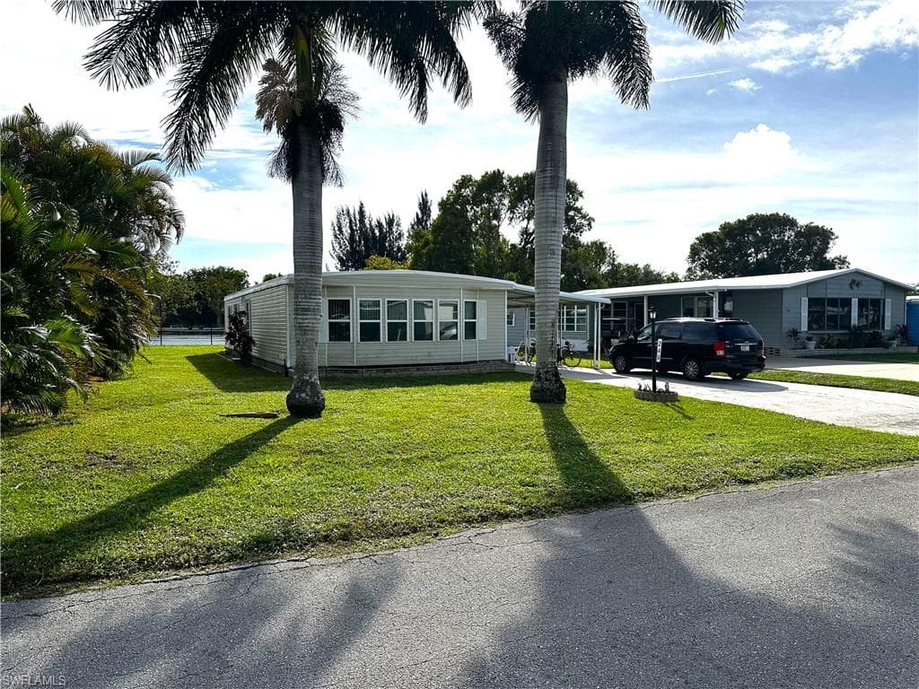 250 Indian Key Ln 266, Naples, FL 34114-2