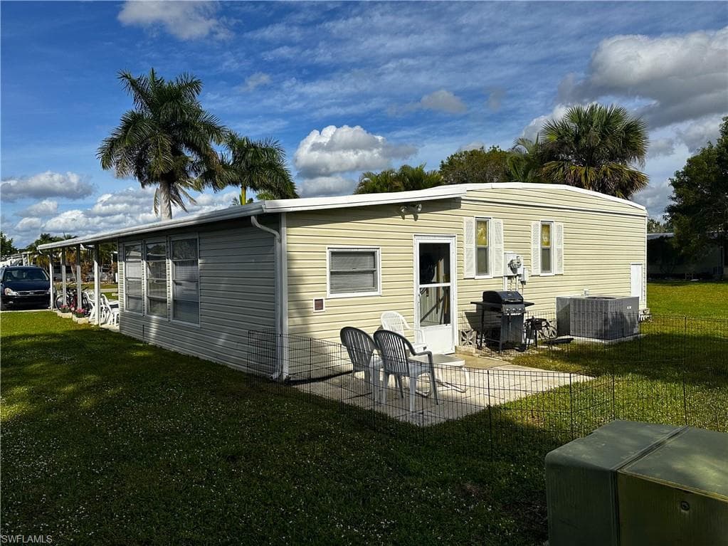 250 Indian Key Ln 266, Naples, FL 34114-4