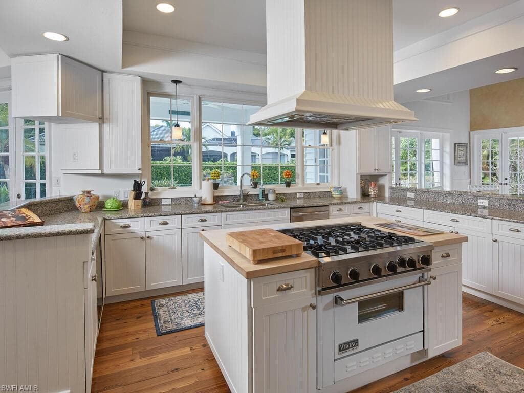 2750 Treasure Ln, Naples, FL 34102-11