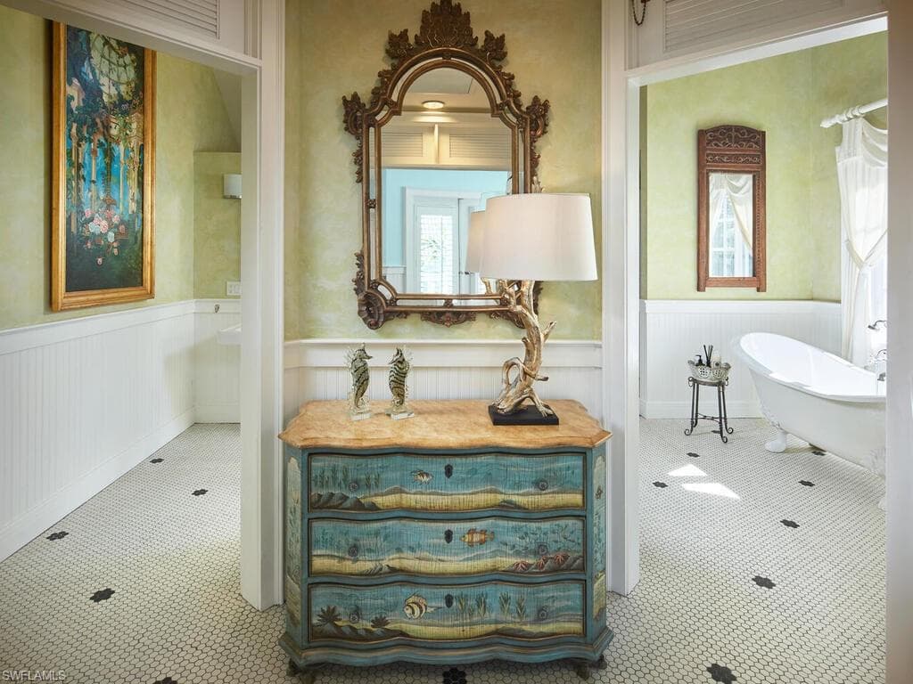 2750 Treasure Ln, Naples, FL 34102-15