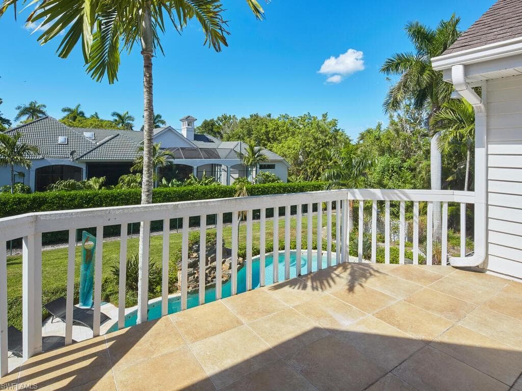 2750 Treasure Ln, Naples, FL 34102-17