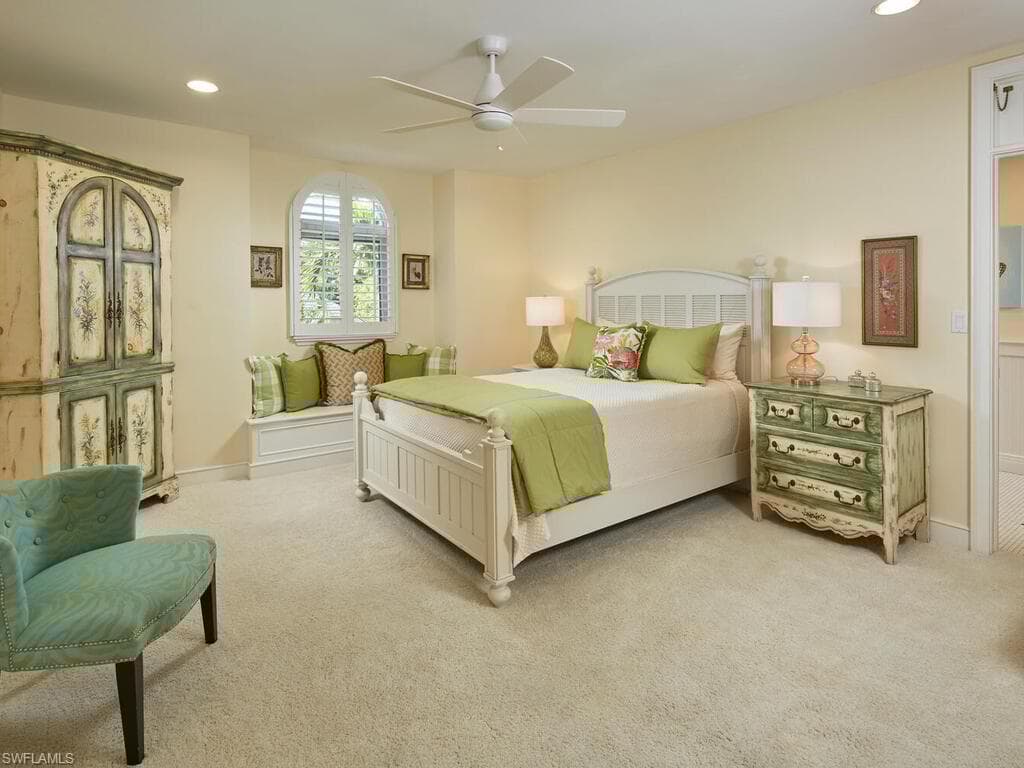 2750 Treasure Ln, Naples, FL 34102-19