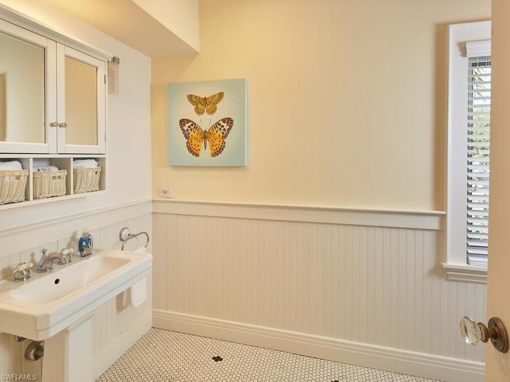 2750 Treasure Ln, Naples, FL 34102-20
