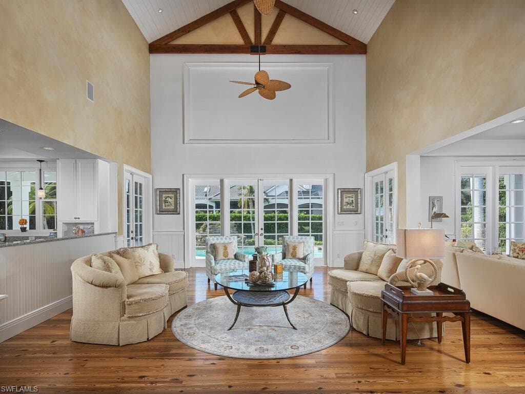 2750 Treasure Ln, Naples, FL 34102-6