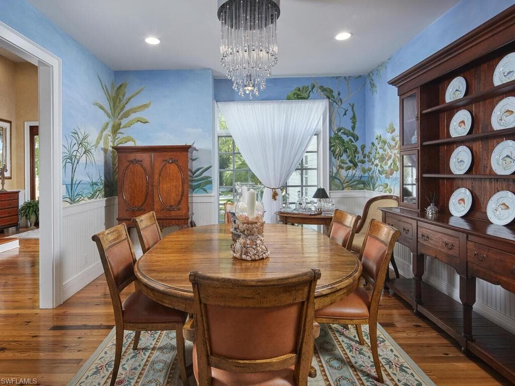 2750 Treasure Ln, Naples, FL 34102-8