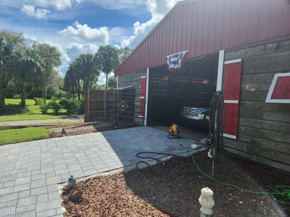 3935 24th Ave SE, Naples, FL 34117-18