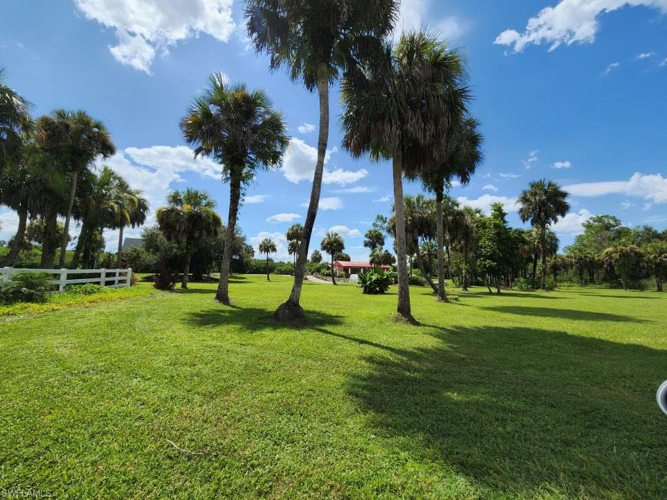 3935 24th Ave SE, Naples, FL 34117-20