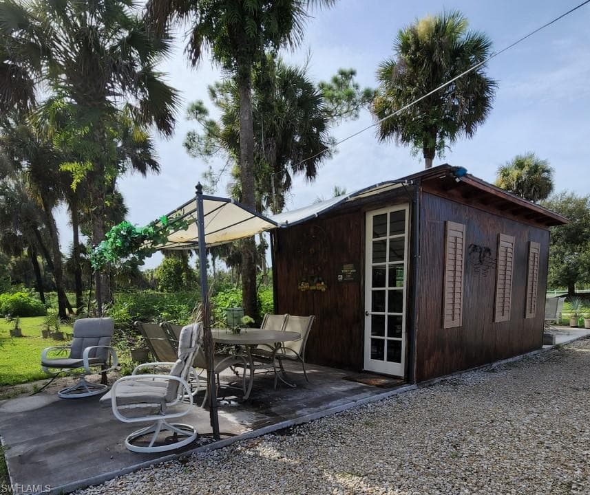 3935 24th Ave SE, Naples, FL 34117-28