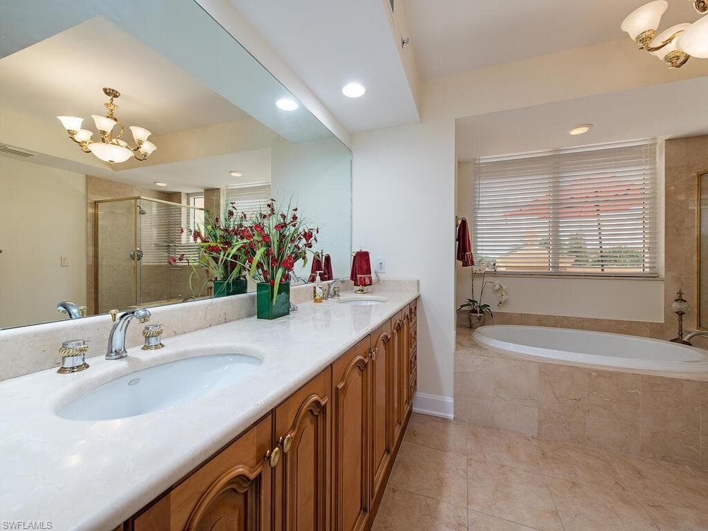 6597 Nicholas Blvd 405, Naples, FL 34108-10
