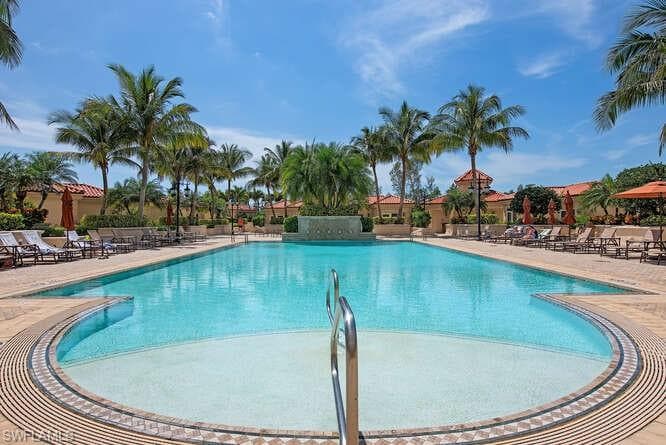6597 Nicholas Blvd 405, Naples, FL 34108-15