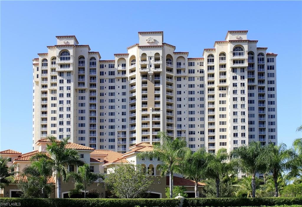 6597 Nicholas Blvd 405, Naples, FL 34108-21