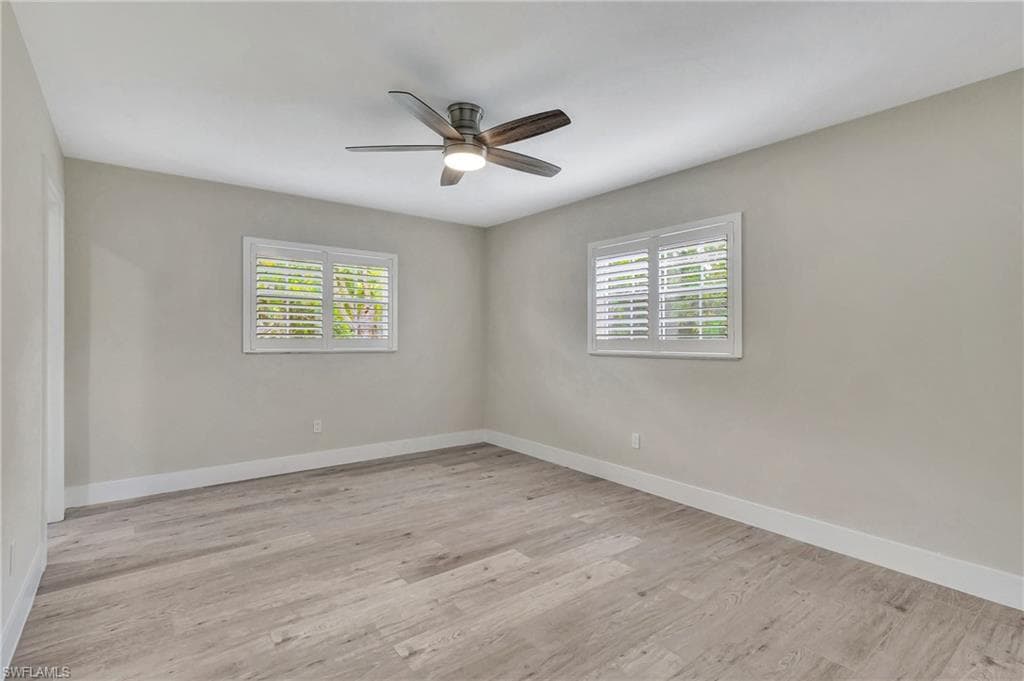 1084 Lake Shore Ct, Naples, FL 34103-24