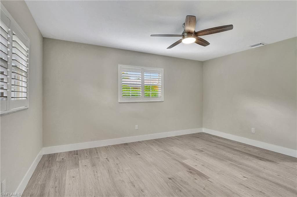1084 Lake Shore Ct, Naples, FL 34103-27