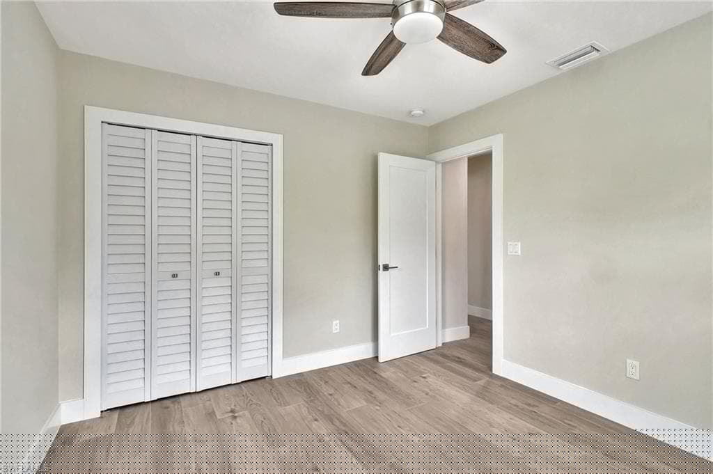 1084 Lake Shore Ct, Naples, FL 34103-32