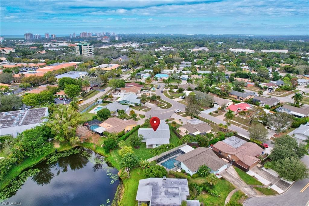 1084 Lake Shore Ct, Naples, FL 34103-47