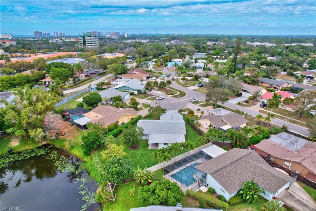 1084 Lake Shore Ct, Naples, FL 34103-51