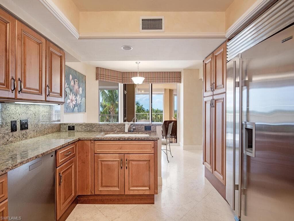 6597 Nicholas Blvd 503, Naples, FL 34108-7