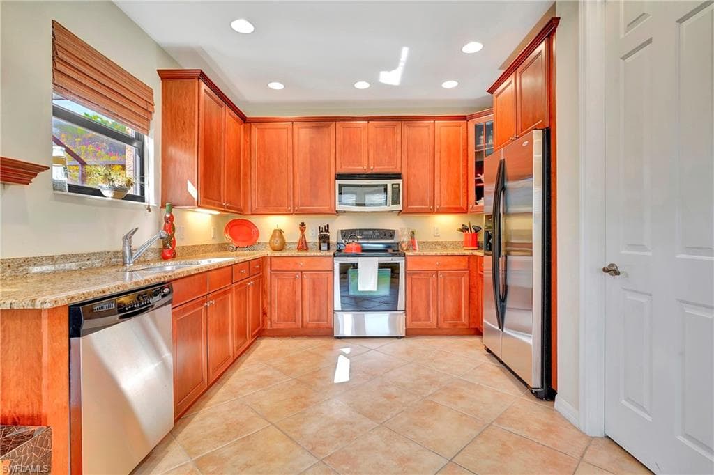 1224 Manado Dr, Naples, FL 34113-10